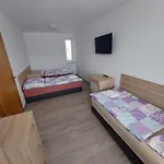 Konukevi Penzion Strachotin Strachotin